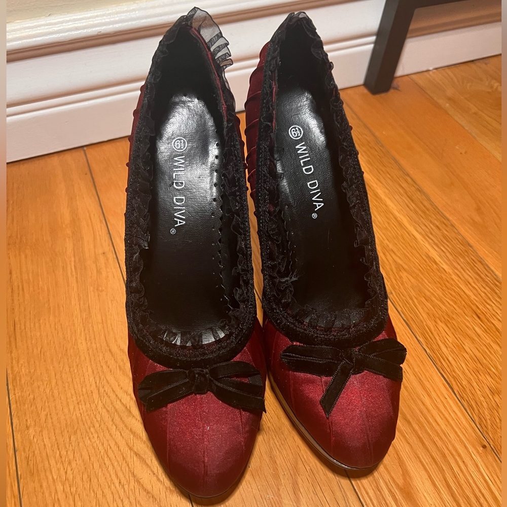 Lacy wine red gothic heels
